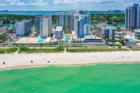 Condo in Miami Beach, Florida, 1 bedroom  № 171540 - photo 8