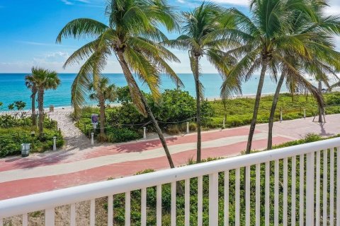 Condo in Miami Beach, Florida, 1 bedroom  № 171540 - photo 7