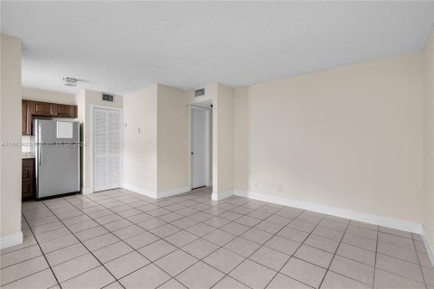 Condo in Oakland Park, Florida, 2 bedrooms  № 1325214 - photo 10