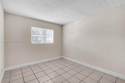 Condo in Oakland Park, Florida, 2 bedrooms  № 1325214 - photo 19