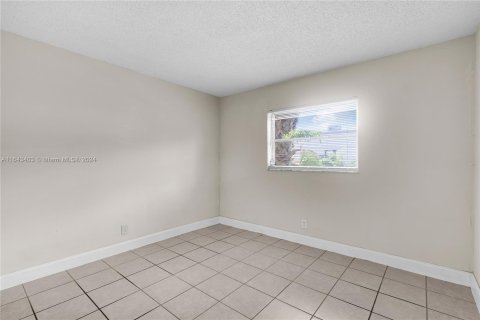 Condo in Oakland Park, Florida, 2 bedrooms  № 1325214 - photo 16