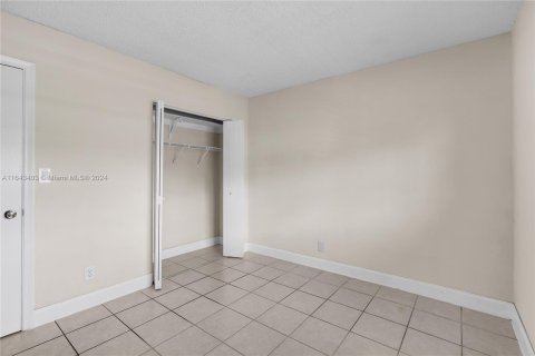 Condo in Oakland Park, Florida, 2 bedrooms  № 1325214 - photo 18