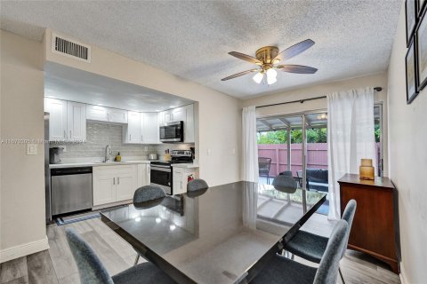 Adosado en venta en Davie, Florida, 2 dormitorios, 100.06 m2 № 1388341 - foto 9