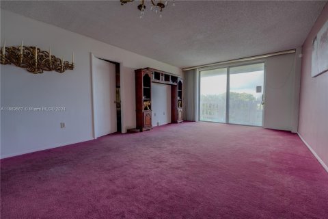 Condo in Miami, Florida, 1 bedroom  № 1388214 - photo 5