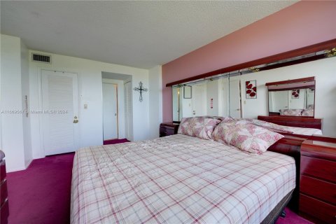 Condo in Miami, Florida, 1 bedroom  № 1388214 - photo 12