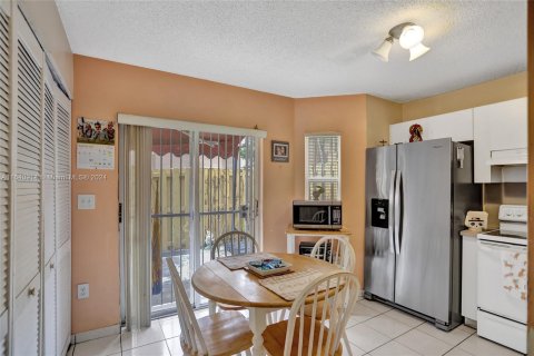 Condo in Miami, Florida, 3 bedrooms  № 1316612 - photo 14