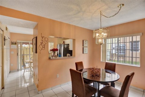 Copropriété à vendre à Miami, Floride: 3 chambres, 106.84 m2 № 1316612 - photo 6