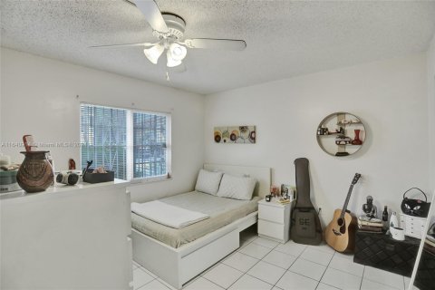 Copropriété à vendre à Miami, Floride: 3 chambres, 106.84 m2 № 1316612 - photo 9