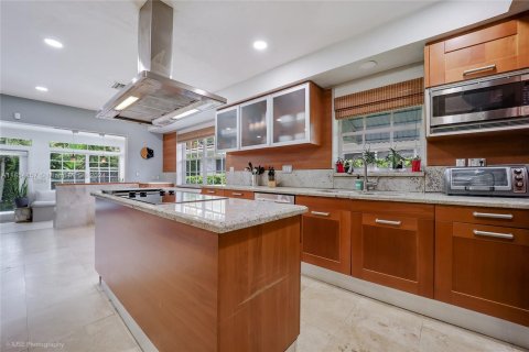 Casa en venta en Coral Gables, Florida, 3 dormitorios, 158.03 m2 № 1358572 - foto 12