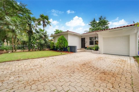 Villa ou maison à vendre à Coral Gables, Floride: 3 chambres, 158.03 m2 № 1358572 - photo 17