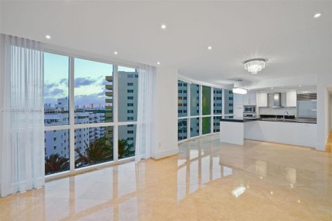 Condominio en venta en Miami Beach, Florida, 3 dormitorios, 169.45 m2 № 1117402 - foto 30