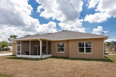 Villa ou maison à vendre à Port Charlotte, Floride: 3 chambres, 208.94 m2 № 823422 - photo 2