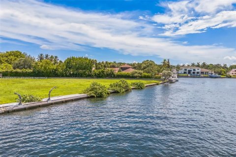 Terreno en venta en Coral Gables, Florida № 1356874 - foto 2