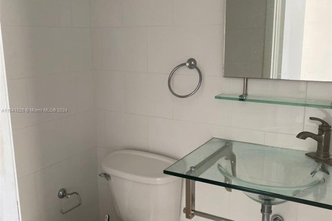 Condo in Miami Beach, Florida, 1 bedroom  № 1356958 - photo 6