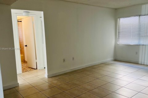 Copropriété à louer à Miami, Floride: 3 chambres, 96.62 m2 № 1356873 - photo 9