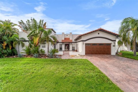 Casa en venta en Tampa, Florida, 4 dormitorios, 204.11 m2 № 1406735 - foto 1