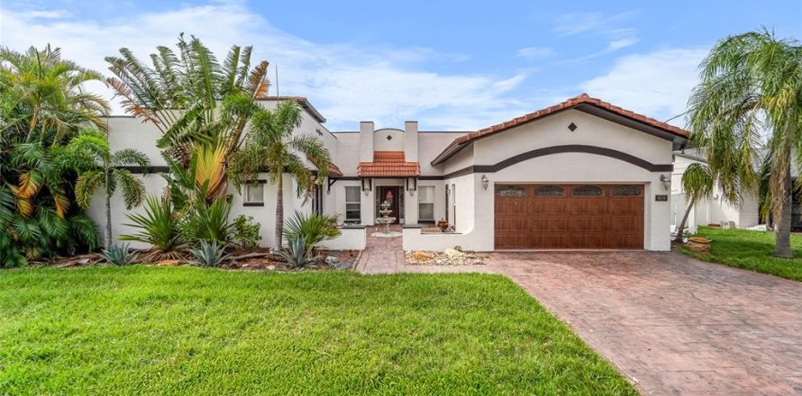 Villa ou maison à Tampa, Floride 4 chambres, 204.11 m2 № 1406735