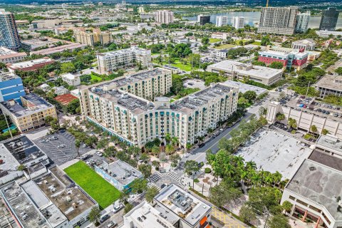 Condo in West Palm Beach, Florida, 2 bedrooms  № 747968 - photo 25