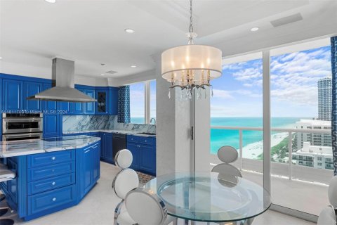 Condominio en venta en Miami Beach, Florida, 4 dormitorios, 405.98 m2 № 1315589 - foto 8