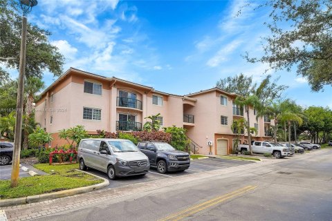 Touwnhouse à vendre à Fort Lauderdale, Floride: 2 chambres, 97.92 m2 № 1311372 - photo 1