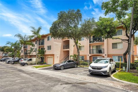 Touwnhouse à vendre à Fort Lauderdale, Floride: 2 chambres, 97.92 m2 № 1311372 - photo 2