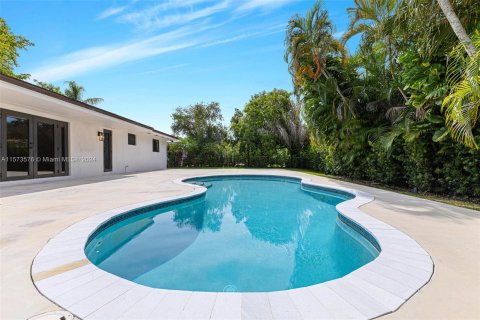 House in Coral Gables, Florida 3 bedrooms, 183.39 sq.m. № 1315512 - photo 28