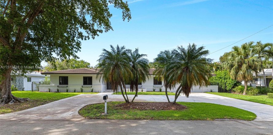 Villa ou maison à Coral Gables, Floride 3 chambres, 183.39 m2 № 1315512