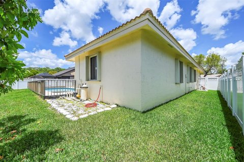 Casa en venta en Coral Springs, Florida, 4 dormitorios, 204.2 m2 № 1172161 - foto 16