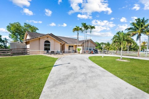 House in Cooper City, Florida 4 bedrooms, 218.69 sq.m. № 1172162 - photo 13