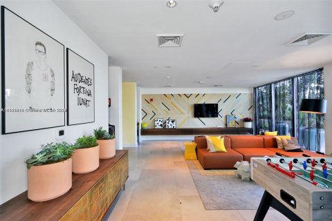 Condominio en venta en Miami, Florida, 1 dormitorio, 63.55 m2 № 940263 - foto 19