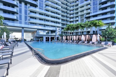 Condominio en venta en Miami, Florida, 1 dormitorio, 63.55 m2 № 940263 - foto 2
