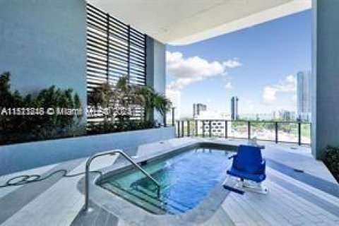 Condominio en venta en Miami, Florida, 1 dormitorio, 63.55 m2 № 940263 - foto 10