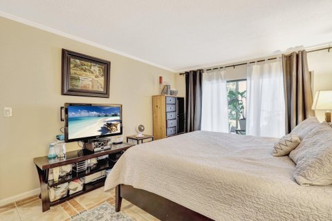 Condo in West Palm Beach, Florida, 2 bedrooms  № 1185336 - photo 10