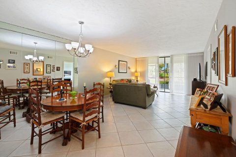 Condo in Deerfield Beach, Florida, 2 bedrooms  № 1185377 - photo 16