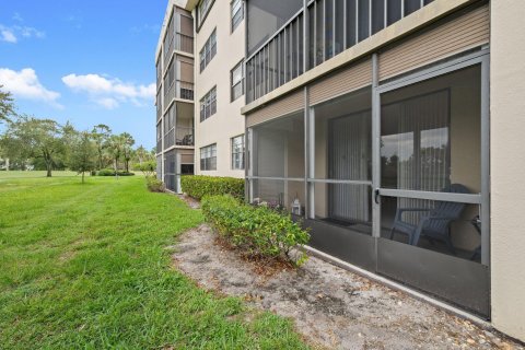 Condo in Deerfield Beach, Florida, 2 bedrooms  № 1185377 - photo 1