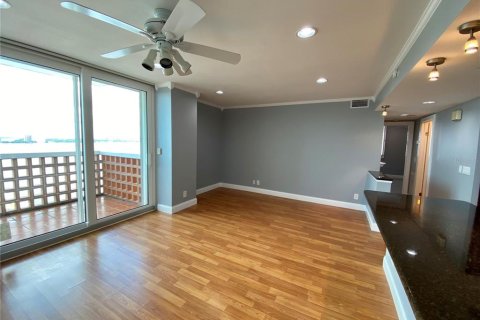 Copropriété à vendre à Tampa, Floride: 2 chambres, 83.98 m2 № 1371699 - photo 5