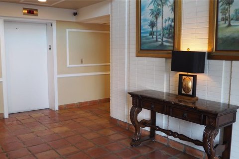 Condo in Tampa, Florida, 2 bedrooms  № 1371699 - photo 26