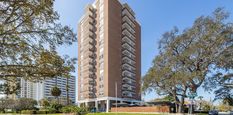 Condominio en Tampa, Florida, 2 dormitorios  № 1371699