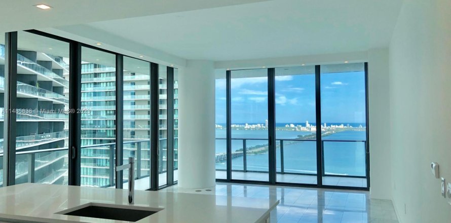 Condominio en Miami, Florida, 3 dormitorios  № 837392