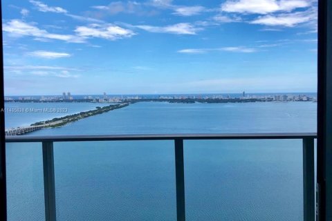 Condominio en venta en Miami, Florida, 3 dormitorios, 153.2 m2 № 837392 - foto 25