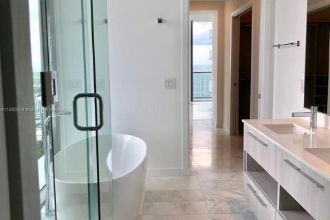 Copropriété à vendre à Miami, Floride: 3 chambres, 153.2 m2 № 837392 - photo 24