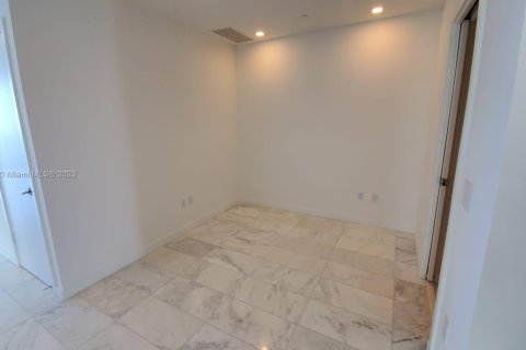 Condo in Miami, Florida, 3 bedrooms  № 837392 - photo 29