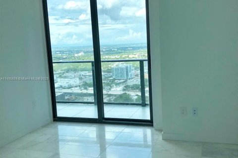 Condo in Miami, Florida, 3 bedrooms  № 837392 - photo 12