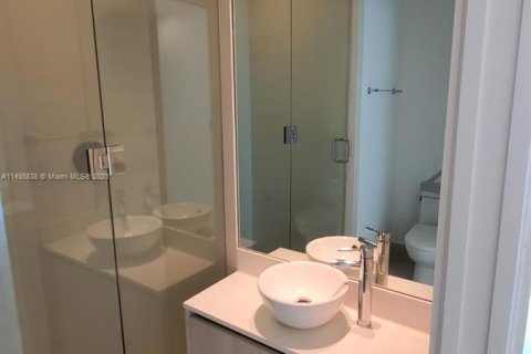 Condominio en venta en Miami, Florida, 3 dormitorios, 153.2 m2 № 837392 - foto 30