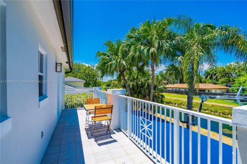 Villa ou maison à vendre à Palmetto Bay, Floride: 5 chambres, 311.59 m2 № 1188261 - photo 25