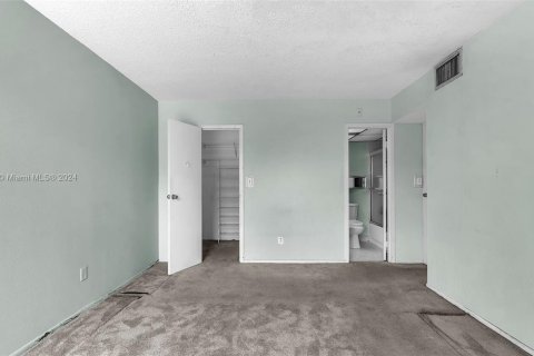 Condo in Sunny Isles Beach, Florida, 1 bedroom  № 1188350 - photo 16