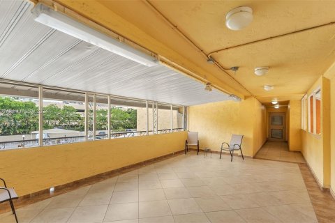 Condo in Sunny Isles Beach, Florida, 1 bedroom  № 1188350 - photo 22