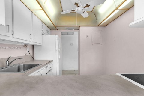 Condo in Sunny Isles Beach, Florida, 1 bedroom  № 1188350 - photo 6