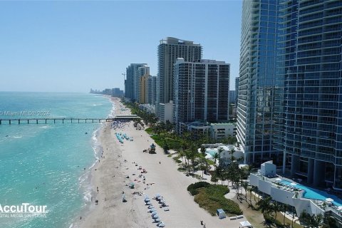 Condo in Sunny Isles Beach, Florida, 1 bedroom  № 1188350 - photo 25