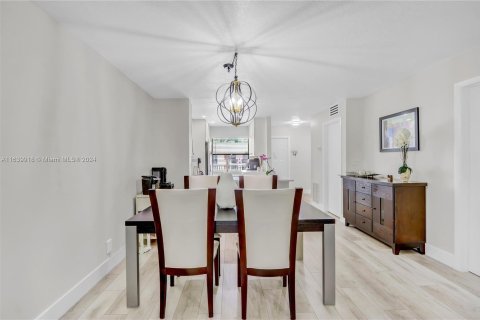 Copropriété à vendre à Deerfield Beach, Floride: 2 chambres, 83.61 m2 № 1315984 - photo 10